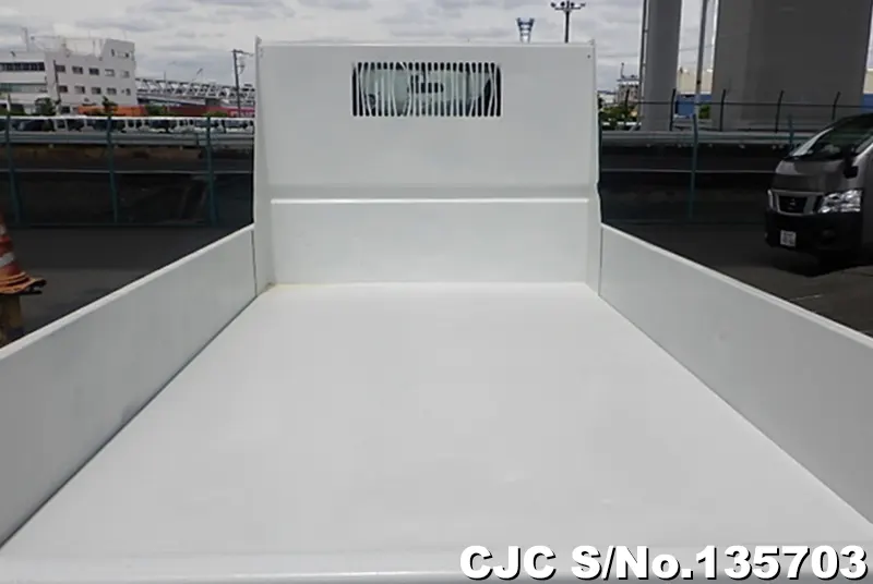 2006 Isuzu / Elf Stock No. 135703