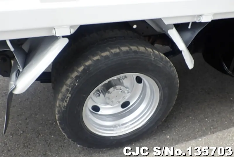 2006 Isuzu / Elf Stock No. 135703