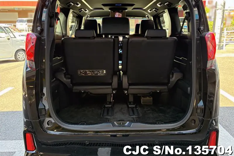2016 Toyota / Alphard Stock No. 135704