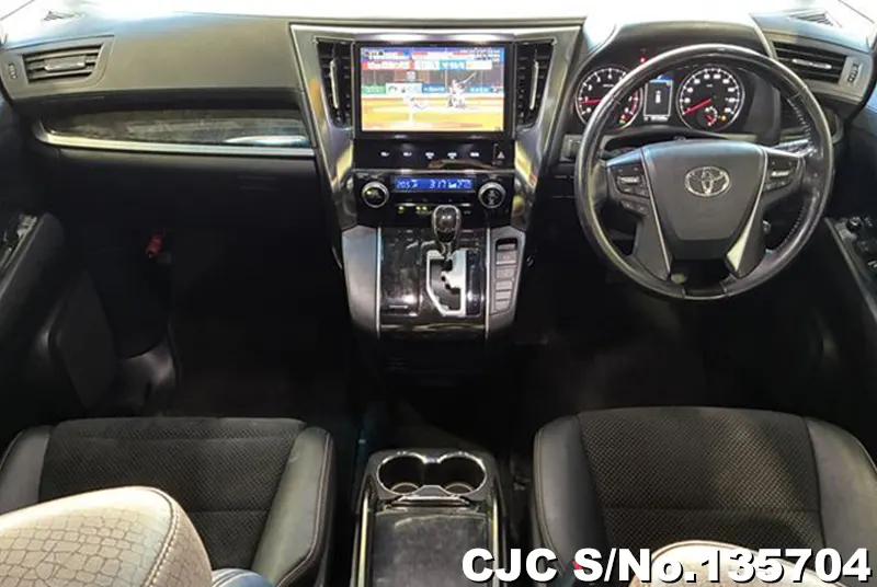 2016 Toyota / Alphard Stock No. 135704