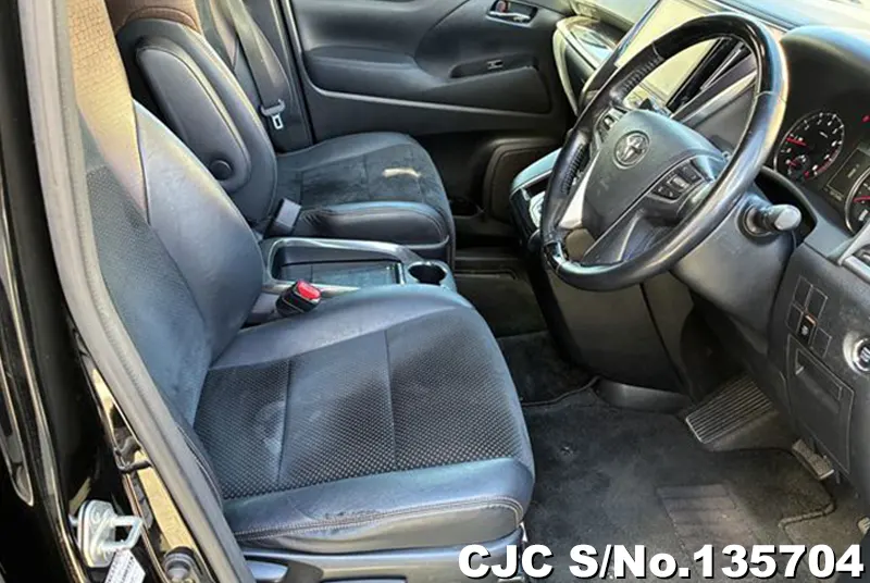 2016 Toyota / Alphard Stock No. 135704