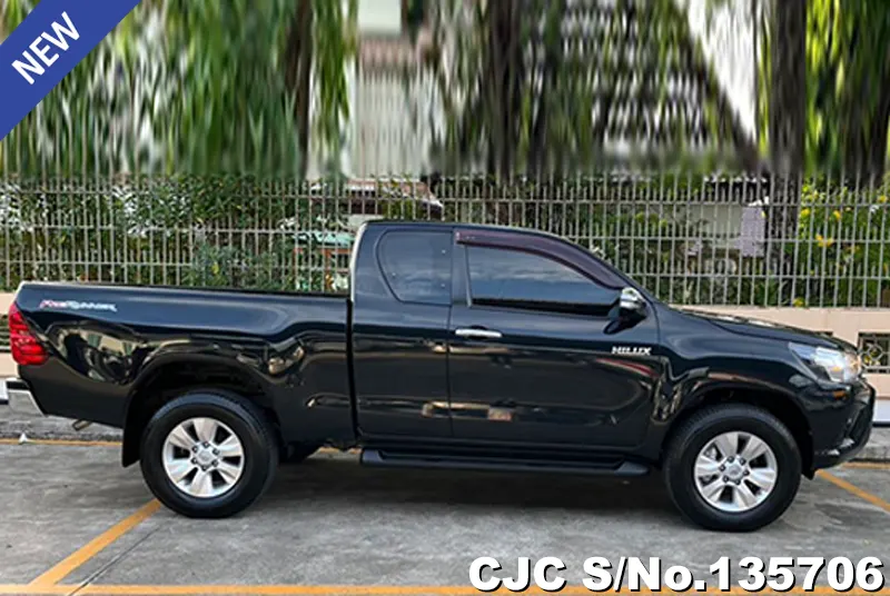 2015 Toyota / Hilux / Revo Stock No. 135706