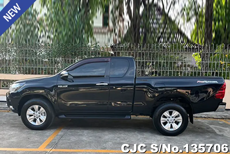2015 Toyota / Hilux / Revo Stock No. 135706
