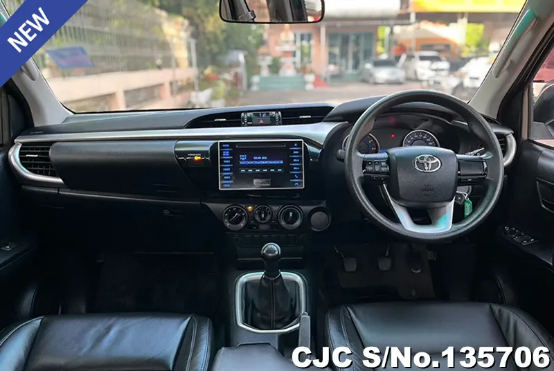 2015 Toyota / Hilux / Revo Stock No. 135706