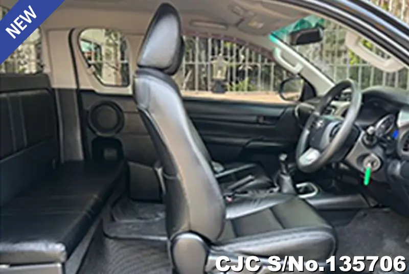 2015 Toyota / Hilux / Revo Stock No. 135706