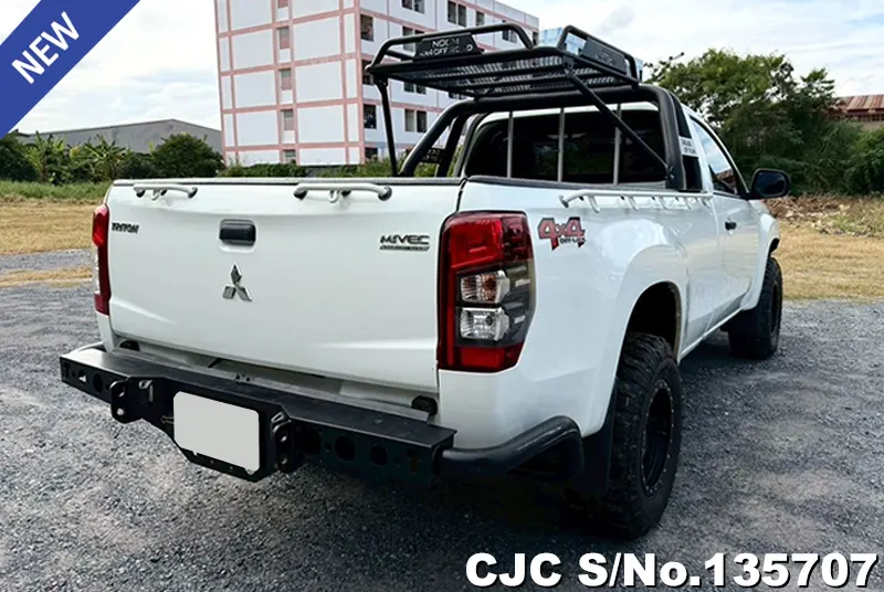 2020 Mitsubishi / Triton Stock No. 135707