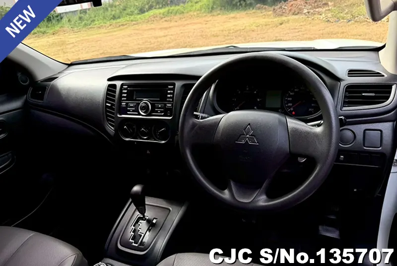 2020 Mitsubishi / Triton Stock No. 135707