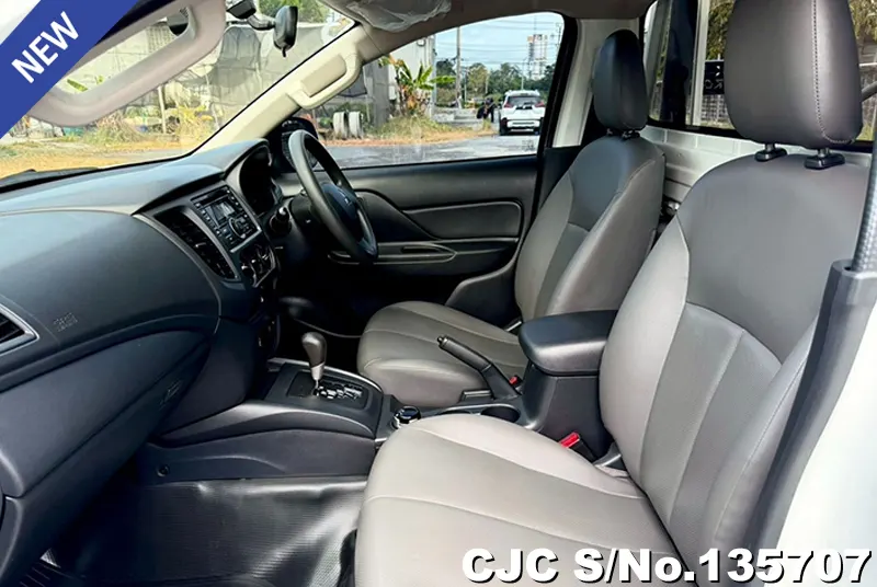 2020 Mitsubishi / Triton Stock No. 135707