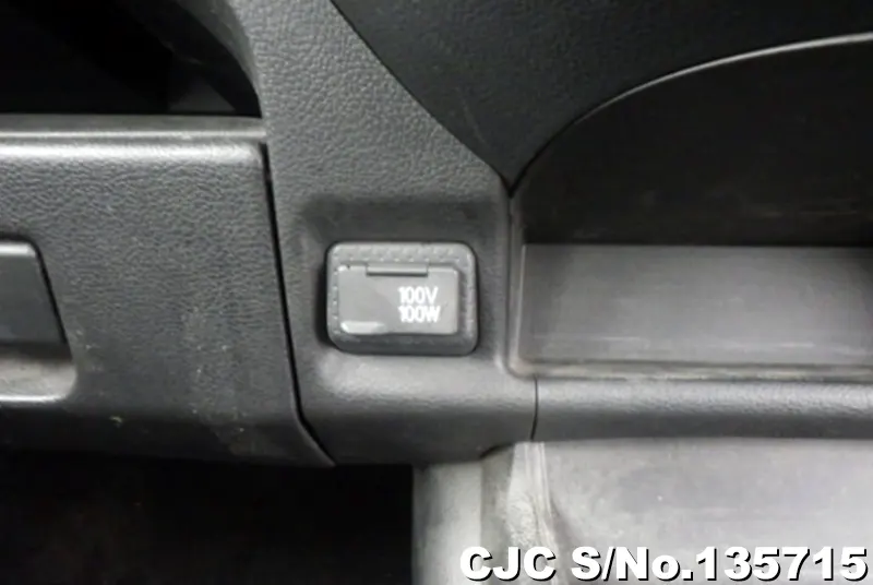 Nissan AD Van in Silver for Sale Image 33