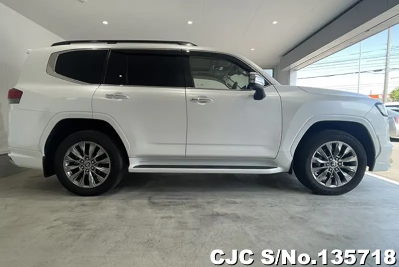 2021 Toyota / Land Cruiser Stock No. 135718