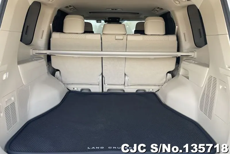 2021 Toyota / Land Cruiser Stock No. 135718