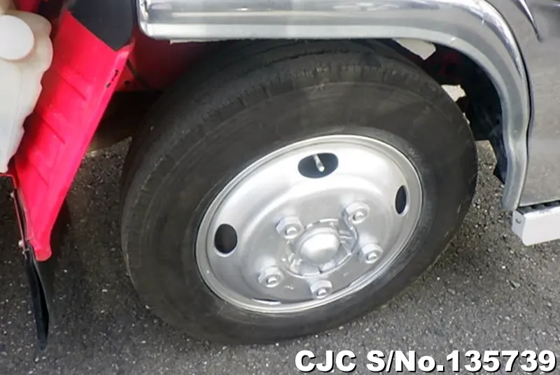 2006 Isuzu / Elf Stock No. 135739