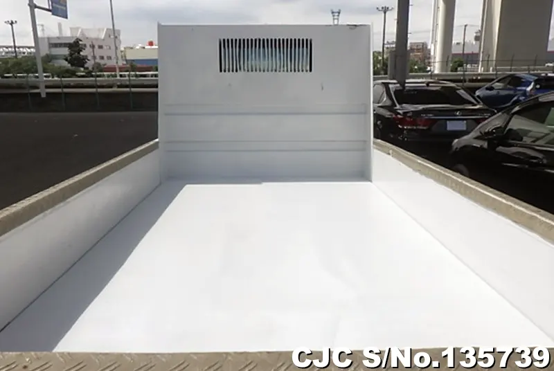 2006 Isuzu / Elf Stock No. 135739