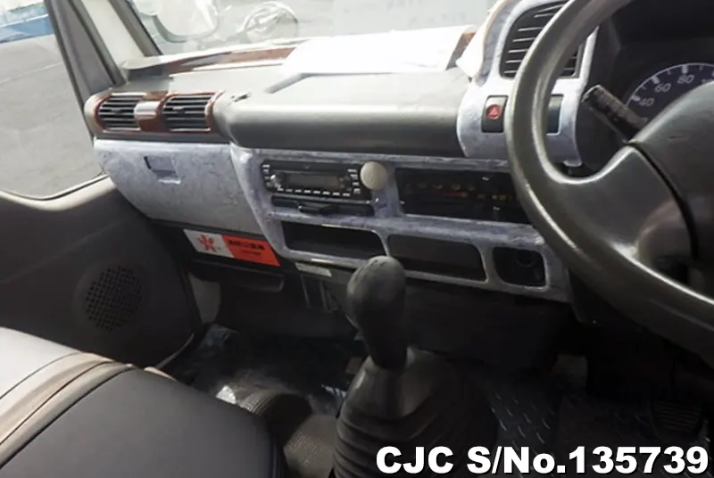 2006 Isuzu / Elf Stock No. 135739