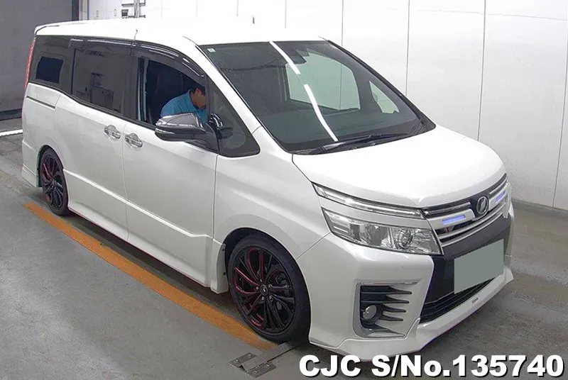 2016 Toyota / Voxy Stock No. 135740