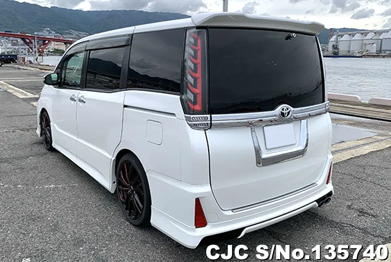 2016 Toyota / Voxy Stock No. 135740