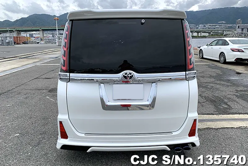2016 Toyota / Voxy Stock No. 135740