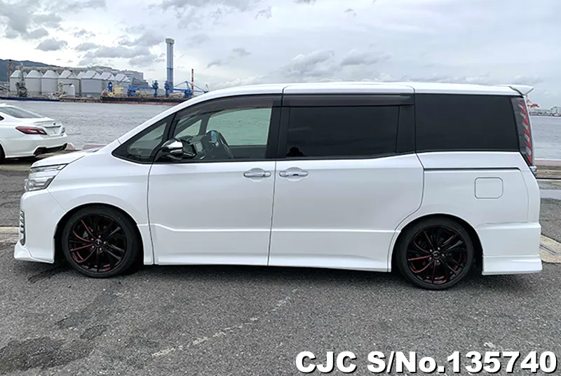 2016 Toyota / Voxy Stock No. 135740