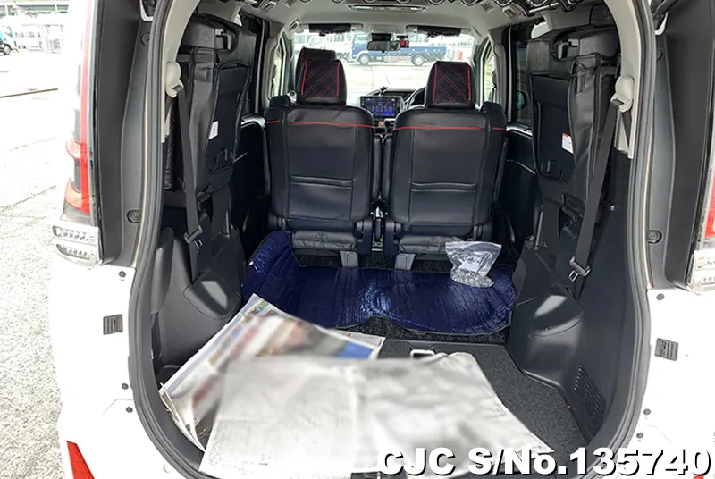 2016 Toyota / Voxy Stock No. 135740