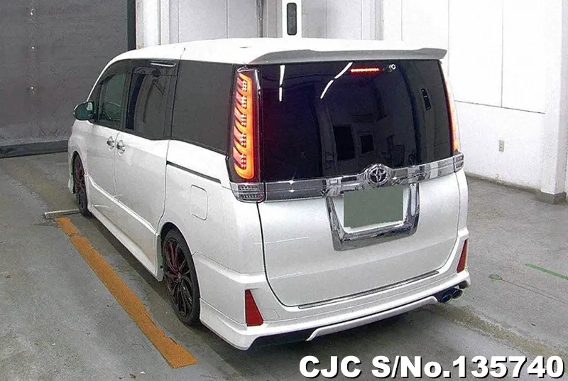 2016 Toyota / Voxy Stock No. 135740
