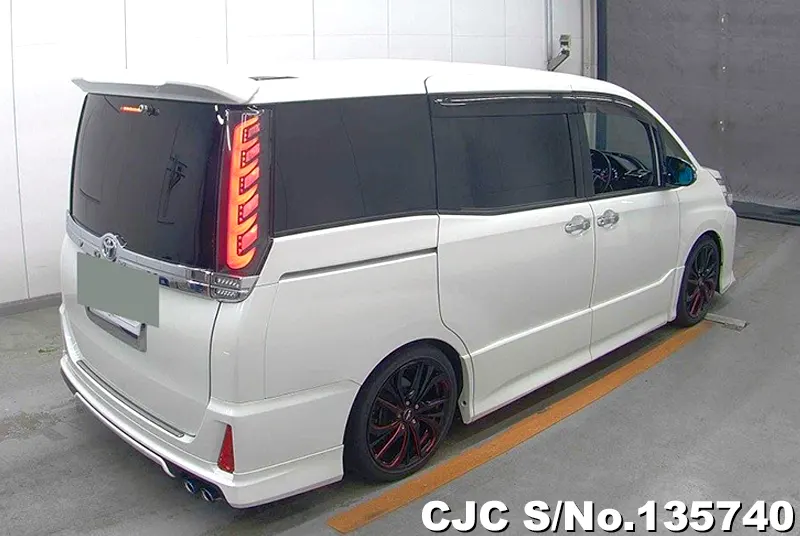 2016 Toyota / Voxy Stock No. 135740
