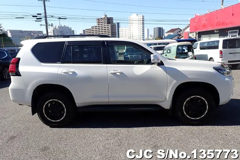 2022 Toyota / Land Cruiser Prado Stock No. 135773