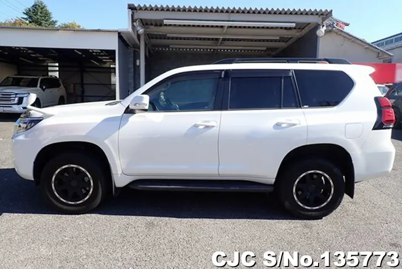 2022 Toyota / Land Cruiser Prado Stock No. 135773