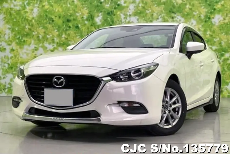 2017 Mazda / Axela Stock No. 135779