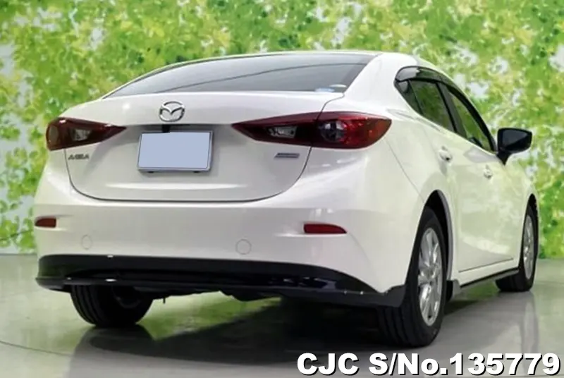 2017 Mazda / Axela Stock No. 135779