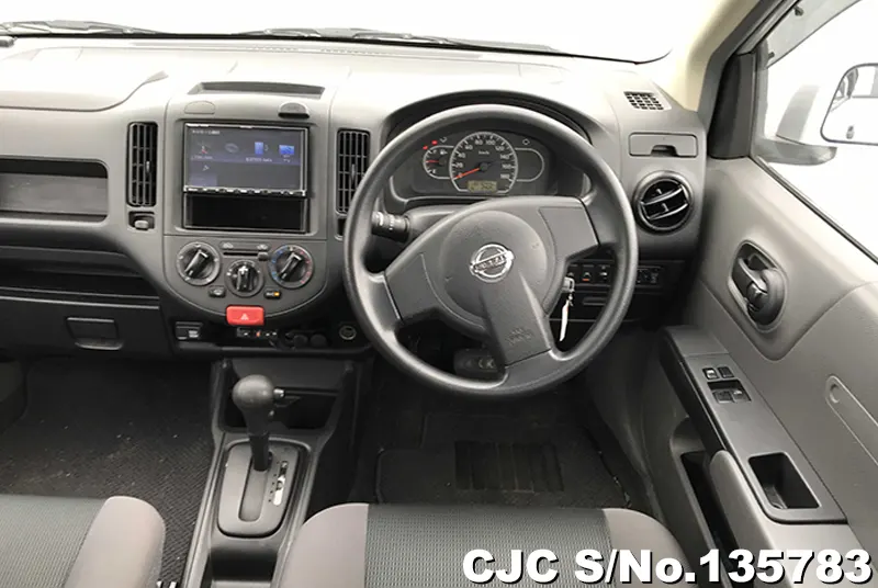 Nissan AD Van in Silver for Sale Image 9