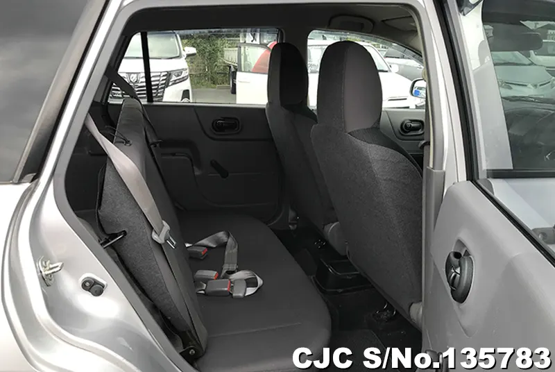 Nissan AD Van in Silver for Sale Image 11