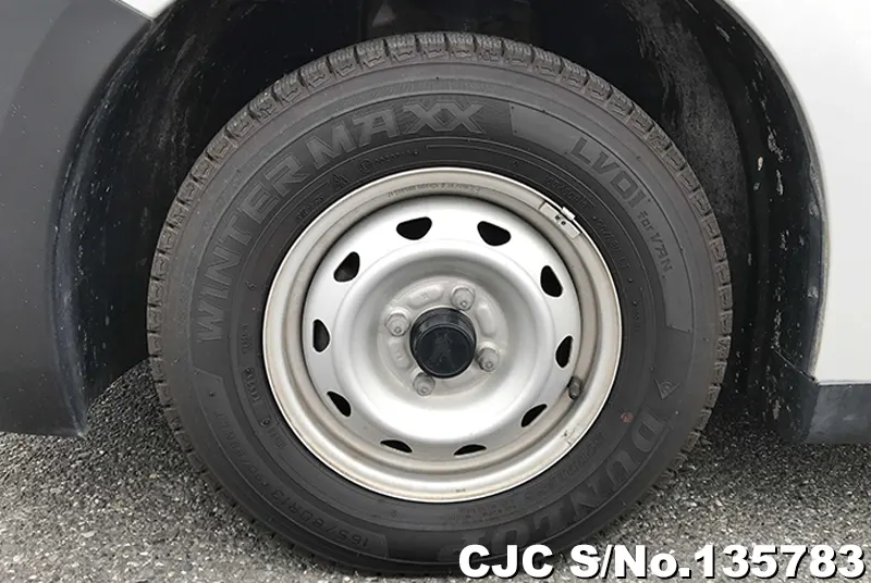 Nissan AD Van in Silver for Sale Image 14