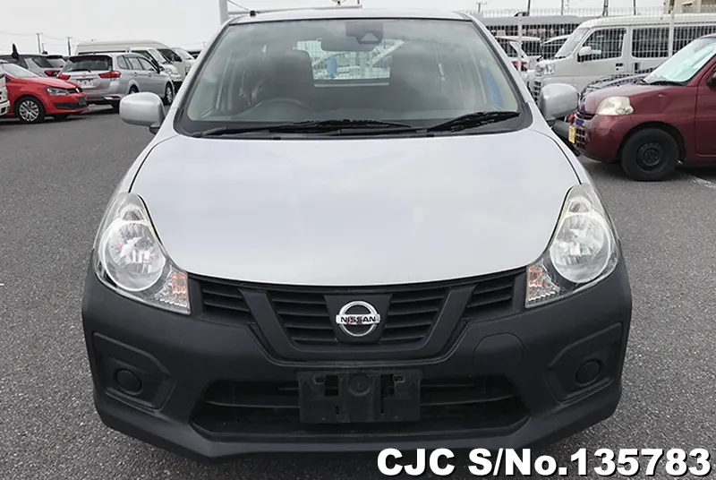 Nissan AD Van in Silver for Sale Image 4