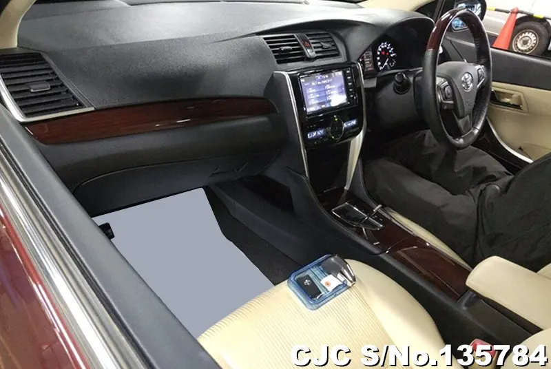 2019 Toyota / Premio Stock No. 135784
