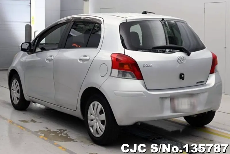 2009 Toyota / Vitz Stock No. 135787