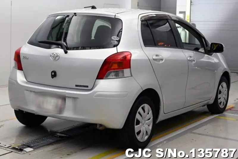 2009 Toyota / Vitz Stock No. 135787