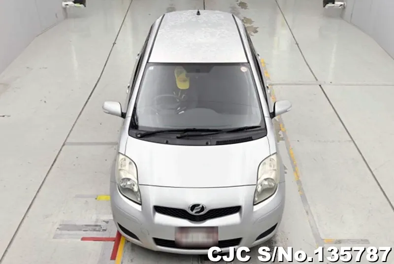 2009 Toyota / Vitz Stock No. 135787