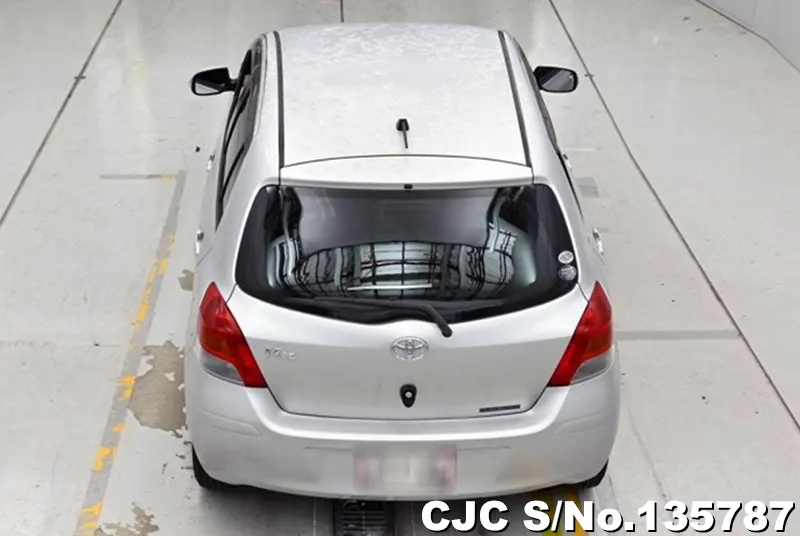 2009 Toyota / Vitz Stock No. 135787