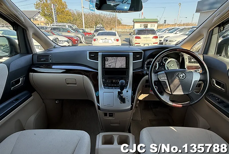 2012 Toyota / Alphard Stock No. 135788