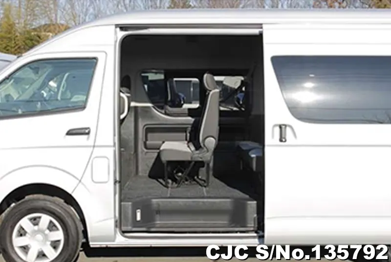 2014 Toyota / Hiace Stock No. 135792