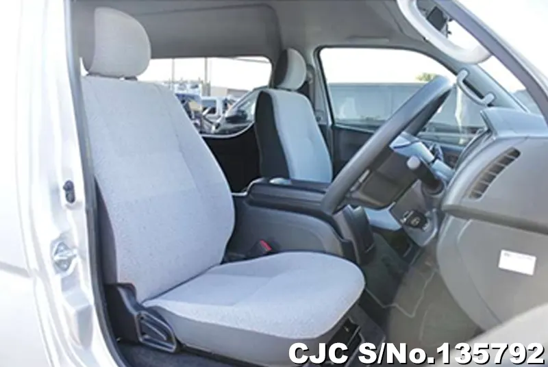 2014 Toyota / Hiace Stock No. 135792