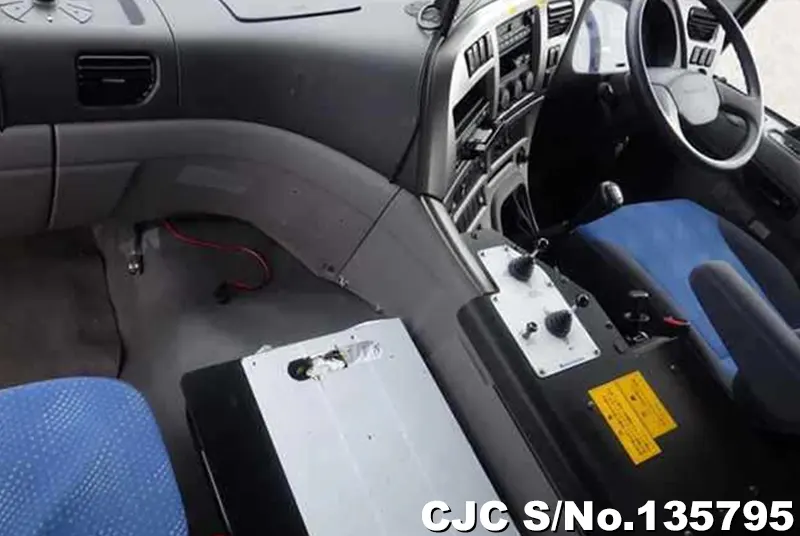 2007 Nissan / UD Stock No. 135795
