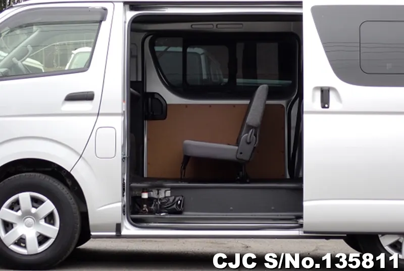 2021 Toyota / Hiace Stock No. 135811