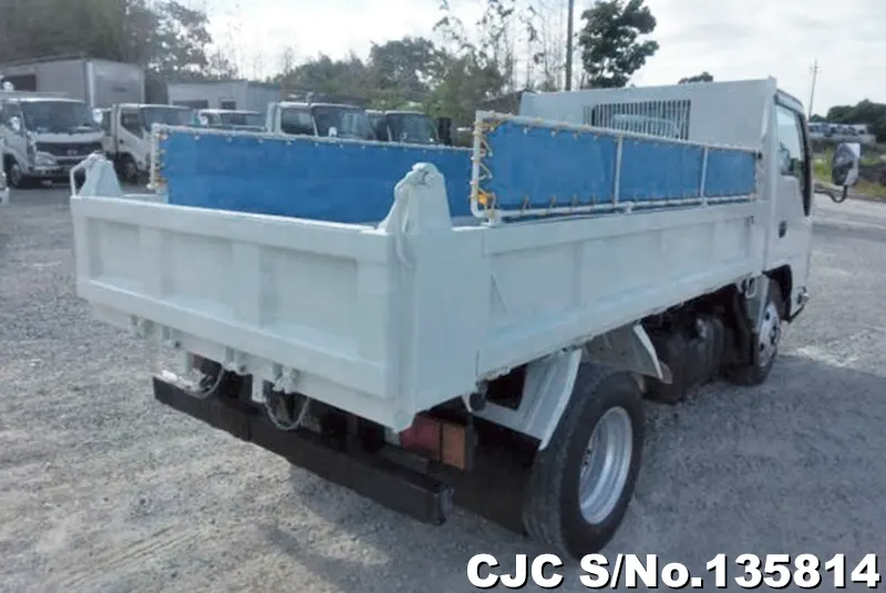 2013 Isuzu / Elf Stock No. 135814