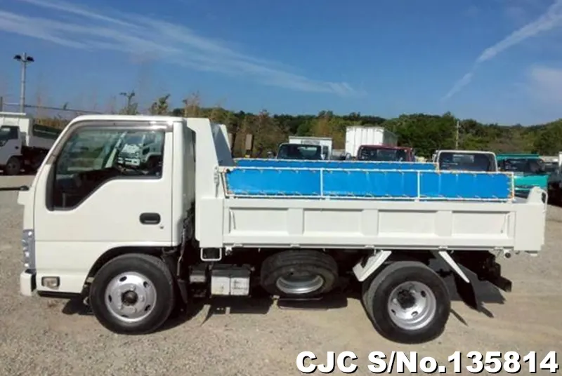 2013 Isuzu / Elf Stock No. 135814
