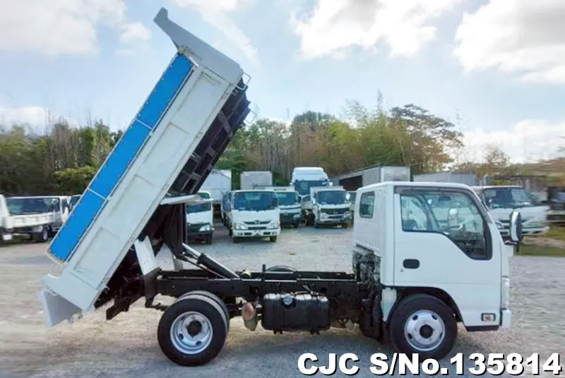 2013 Isuzu / Elf Stock No. 135814