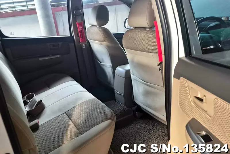 2011 Toyota / Hilux / Vigo Stock No. 135824