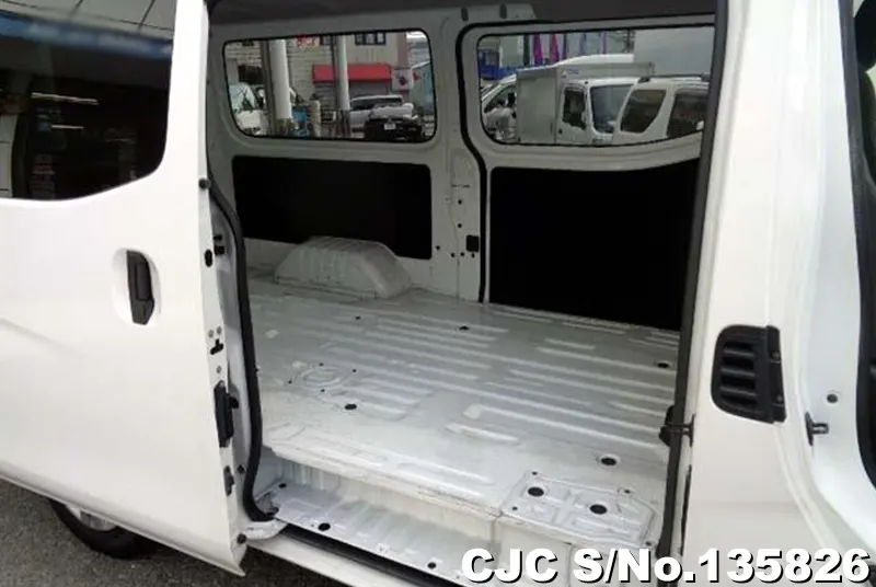 2016 Nissan / Caravan Stock No. 135826