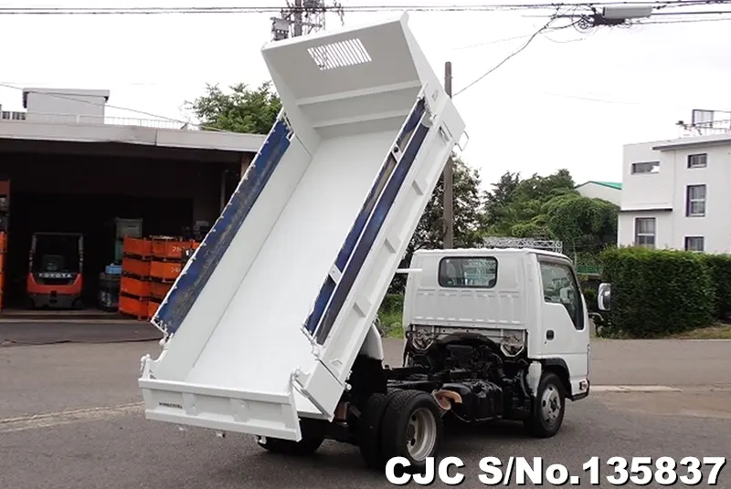 2012 Isuzu / Elf Stock No. 135837