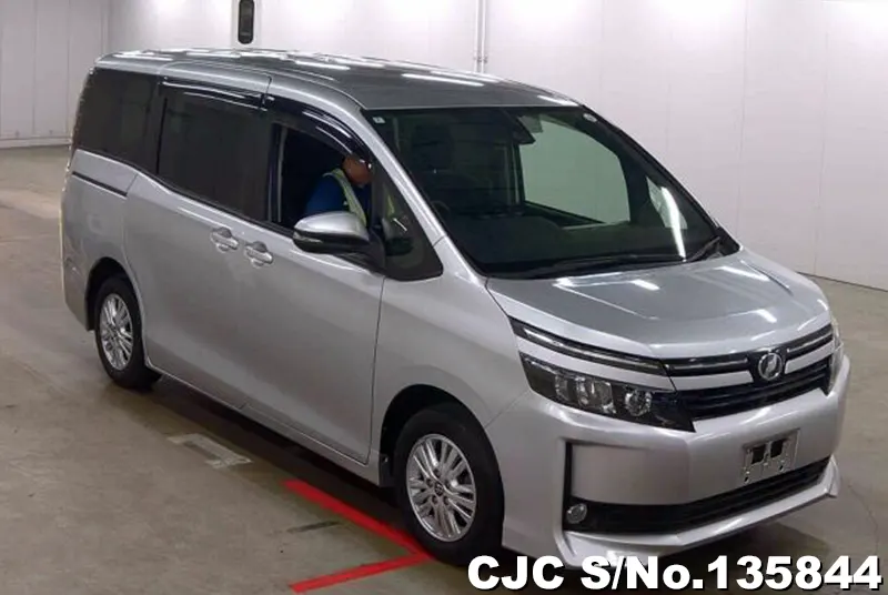 2016 Toyota / Voxy Stock No. 135844